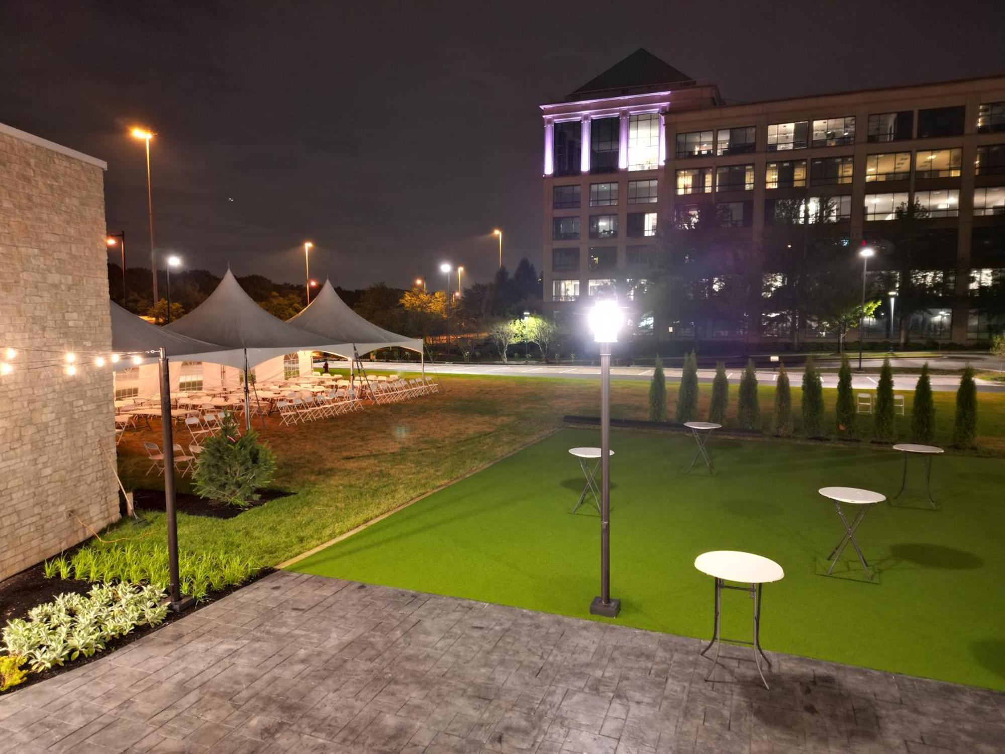 Holiday Inn Express & Suites Chicago Schaumburg By Ihg Exterior foto